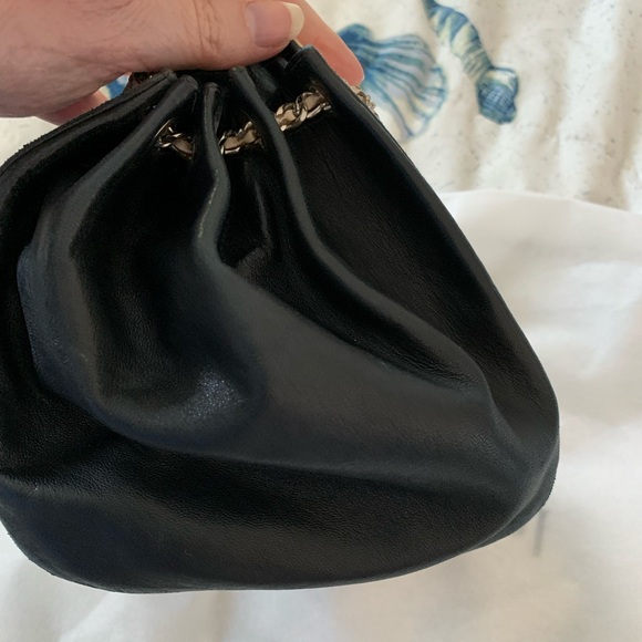 CHANEL Vintage Chocolate Bar Shoulder Bag Black & Cream Good Condition - Picture 8 of 14